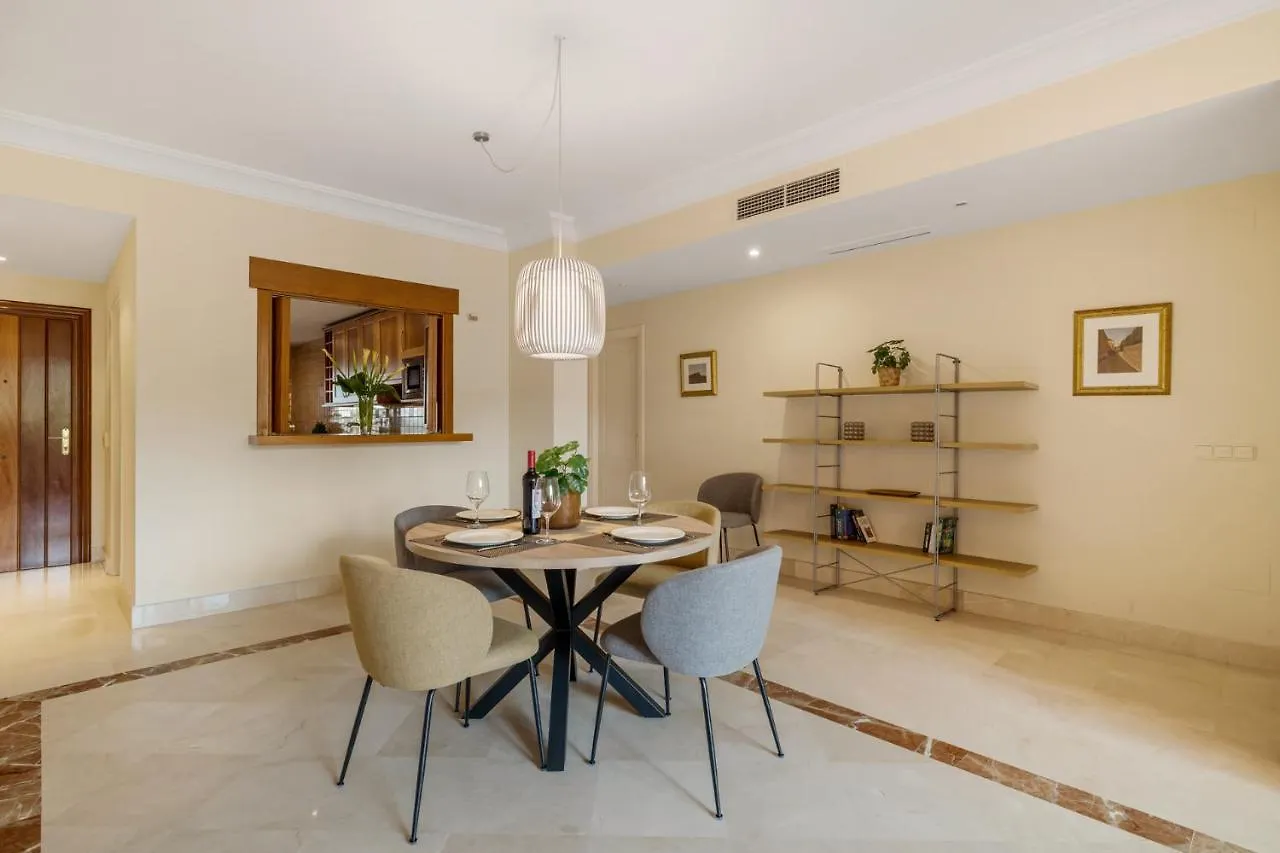 Apartamento De 2 Dormitorios En Bahia De Alcantara Marbella