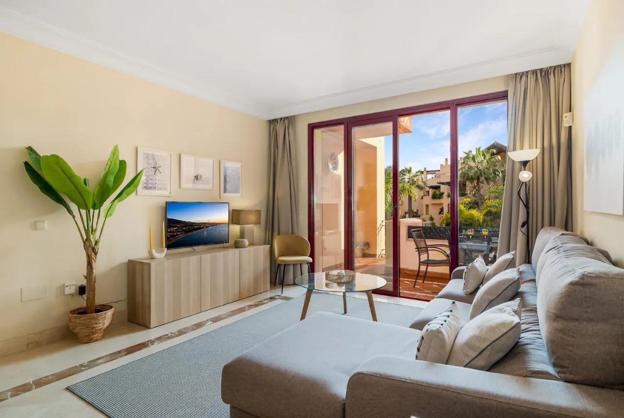 Apartamento De 2 Dormitorios En Bahia De Alcantara Marbella Spain