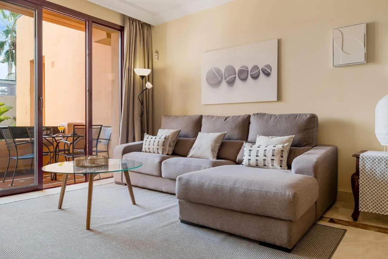 Apartamento De 2 Dormitorios En Bahia De Alcantara Marbella 0*,  Spain