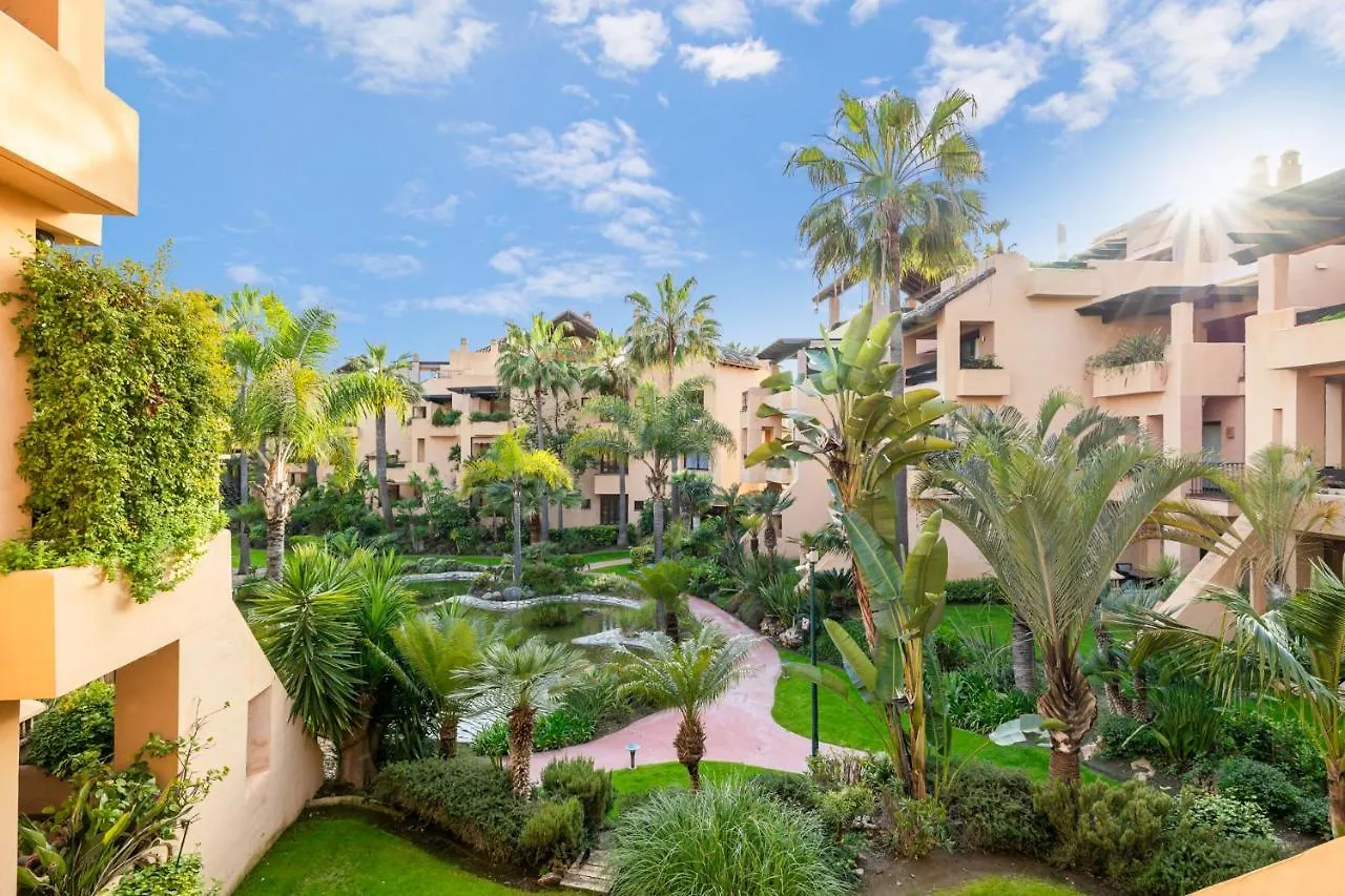 Apartment Apartamento De 2 Dormitorios En Bahia De Alcantara Marbella