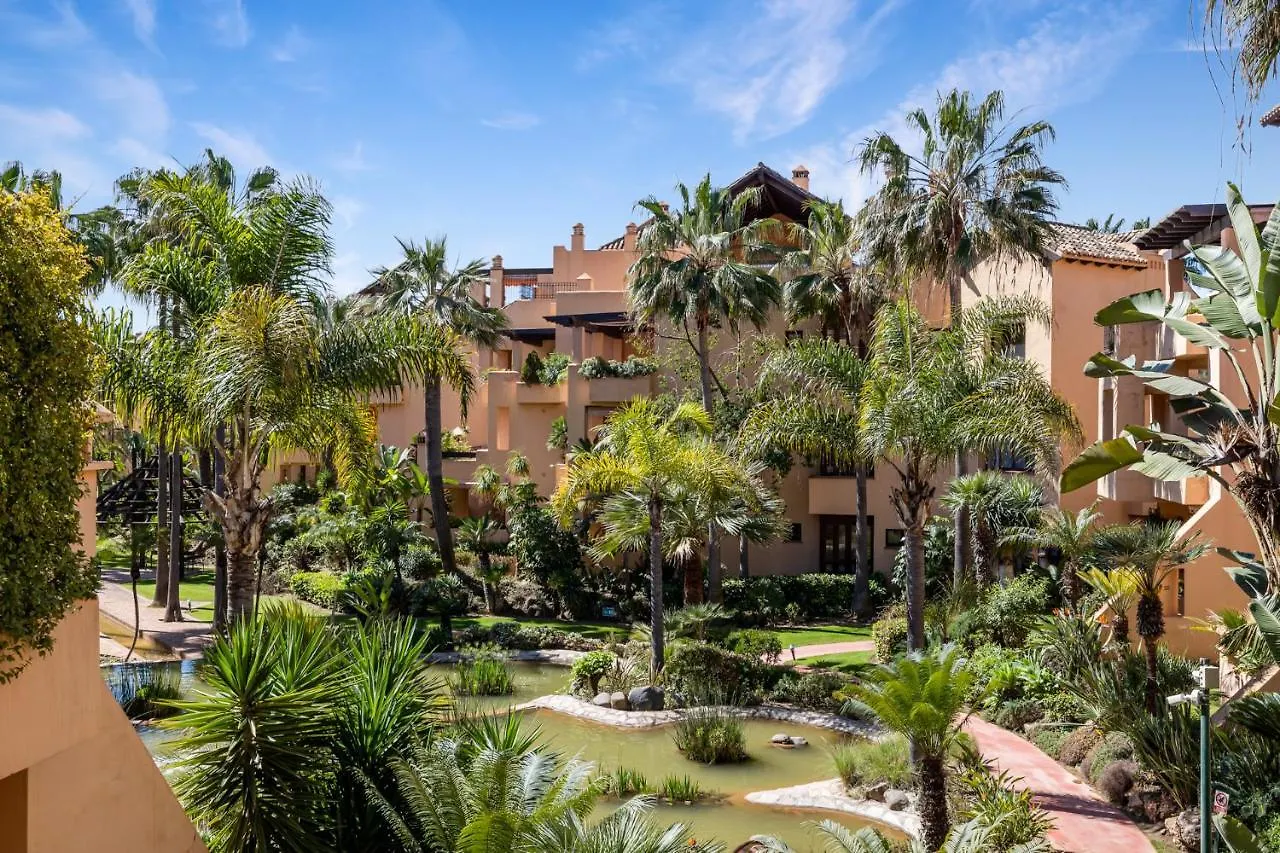 Apartamento De 2 Dormitorios En Bahia De Alcantara Marbella 0*,