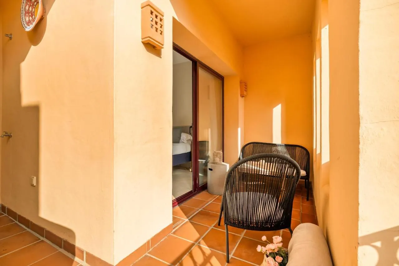 Apartamento De 2 Dormitorios En Bahia De Alcantara Marbella