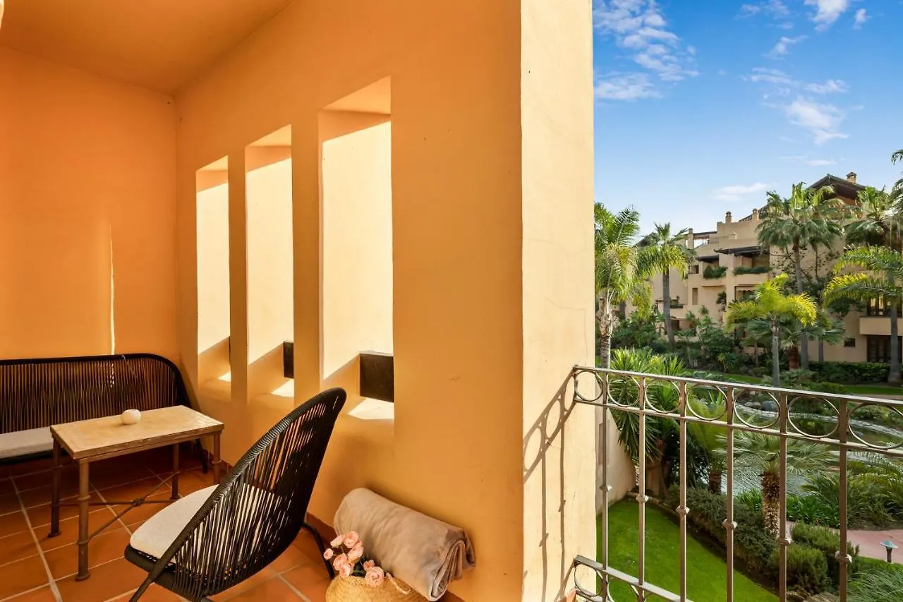 Apartamento De 2 Dormitorios En Bahia De Alcantara Marbella Apartment