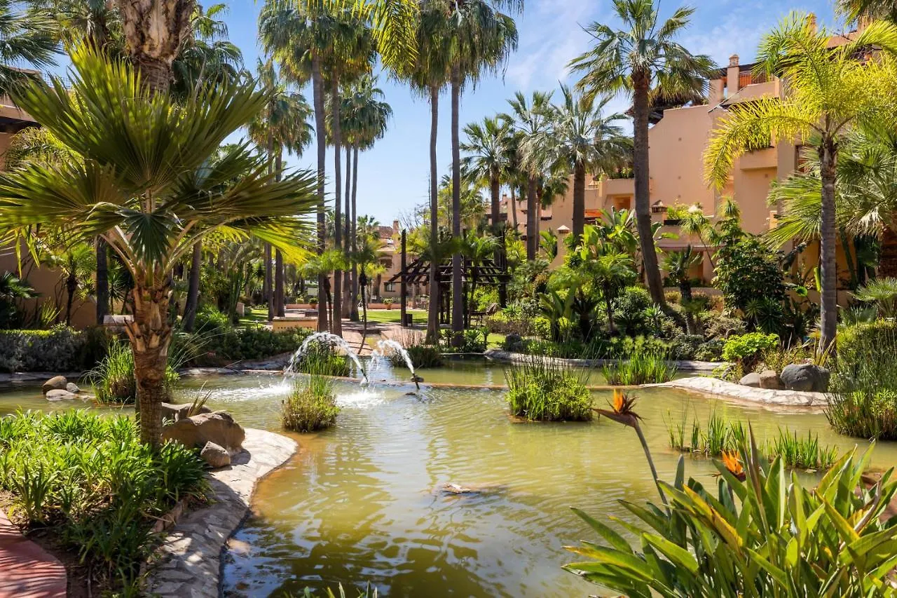 Apartamento De 2 Dormitorios En Bahia De Alcantara Marbella