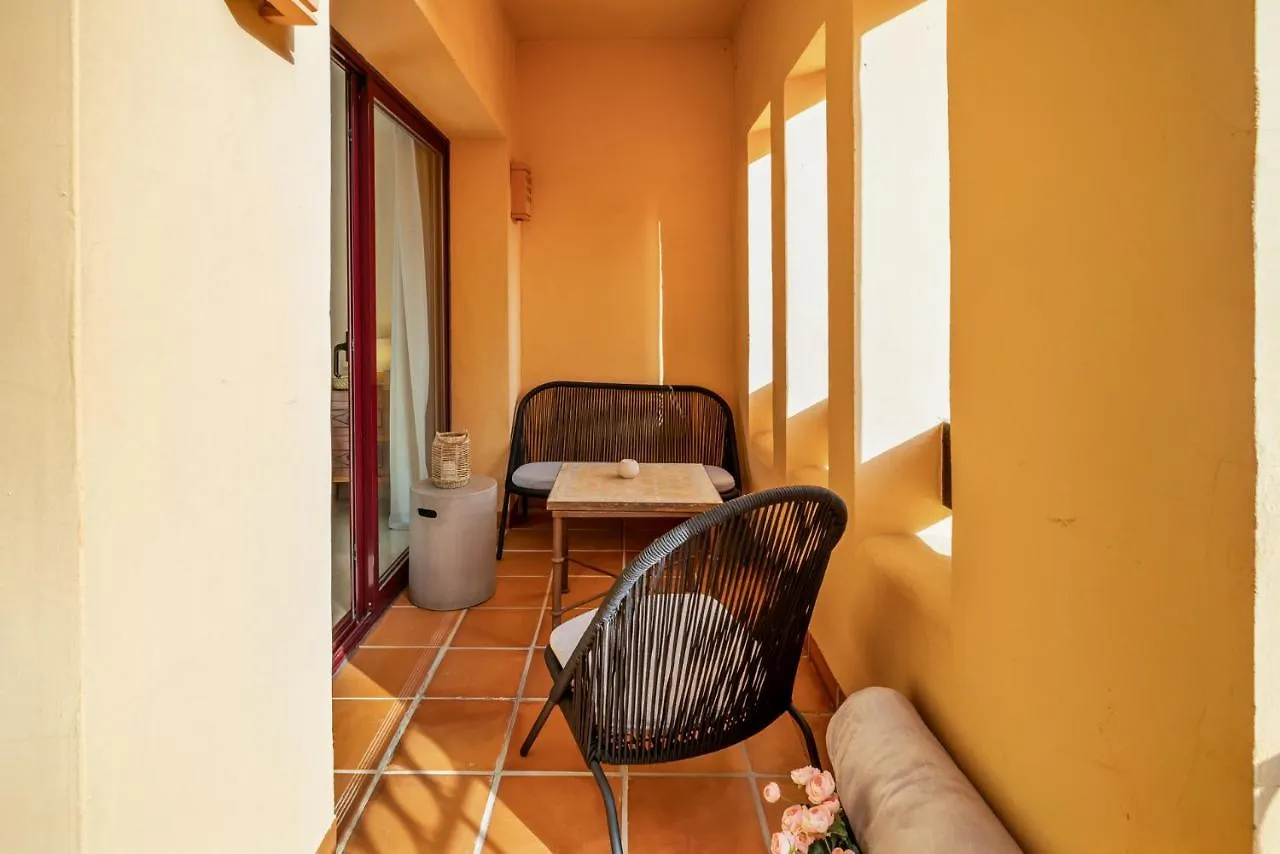 Apartamento De 2 Dormitorios En Bahia De Alcantara Marbella Spain